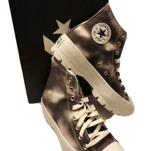 Converse Chuck Taylor All Star Hi Lugged High Top 572564C  Shoes  Size 7